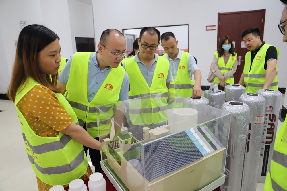 中国·18luck新利集团(股份)有限公司-官方网站