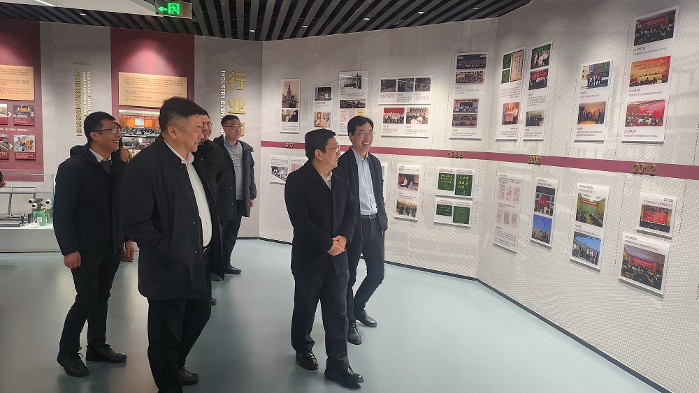中国·18luck新利集团(股份)有限公司-官方网站
